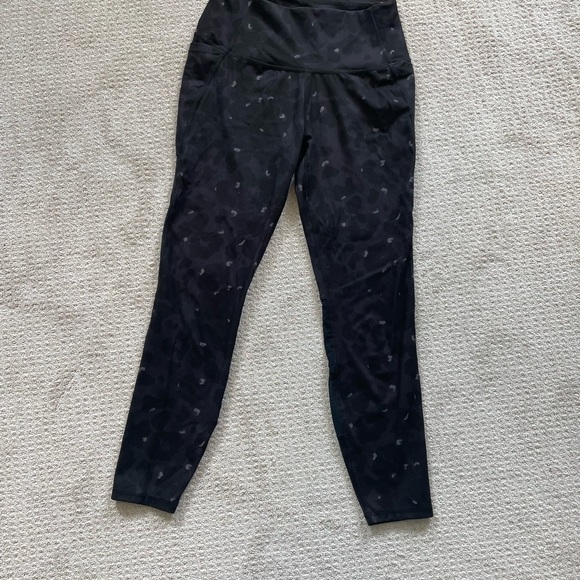 All in Motion Black Patterned Leggings - Picture 1 of 3